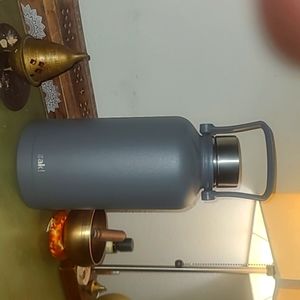 Zak Designs! 64oz Double Wall Stainless Steel Growler – Dark Gray (Unused)